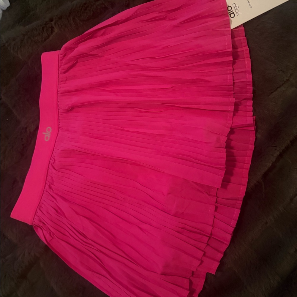 ALO Yoga Women's Bright Pink Skater Skirt - Picture 2 of 4